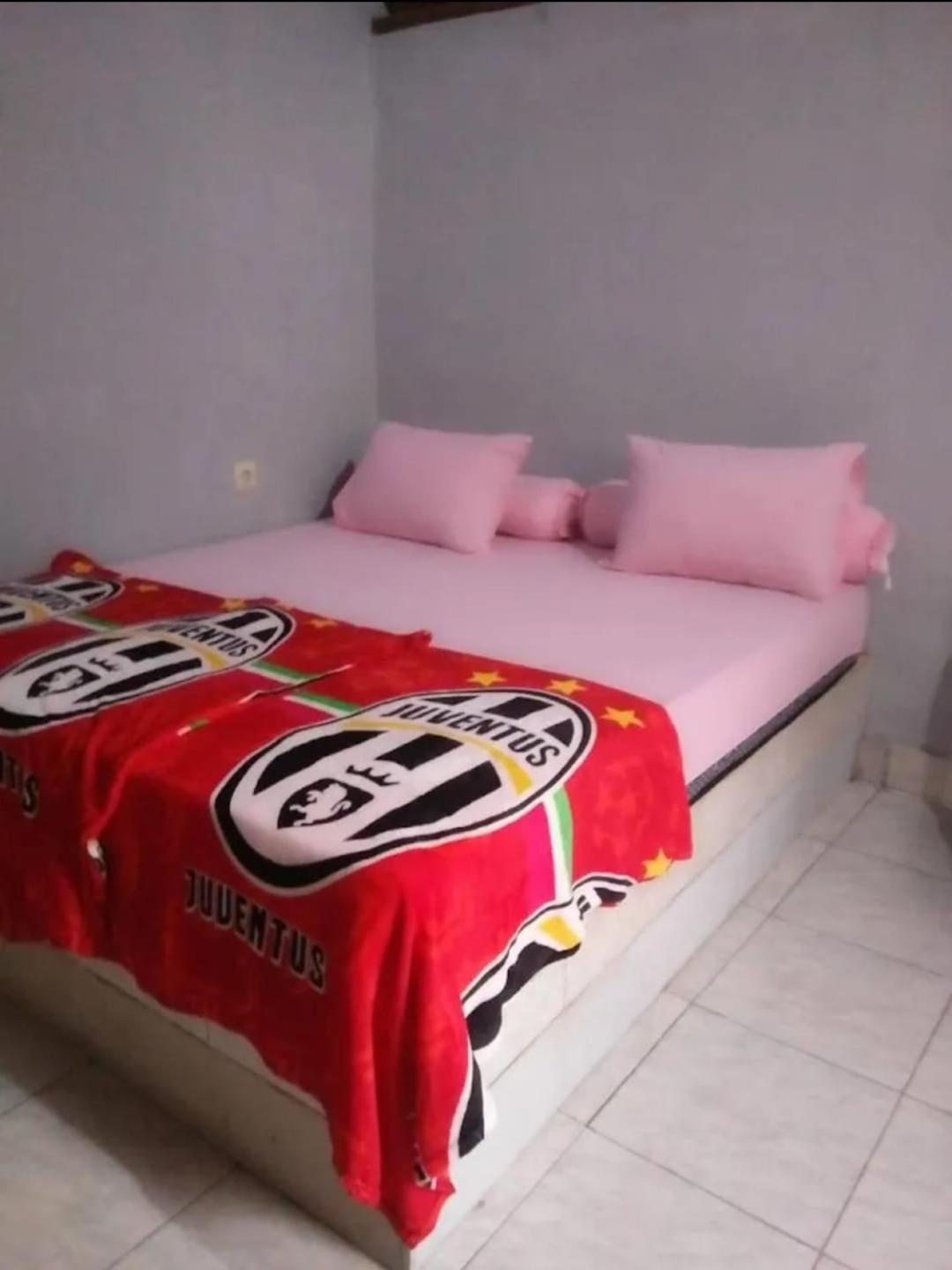 Putri Nyale Bungalow Kuta  Zewnętrze zdjęcie