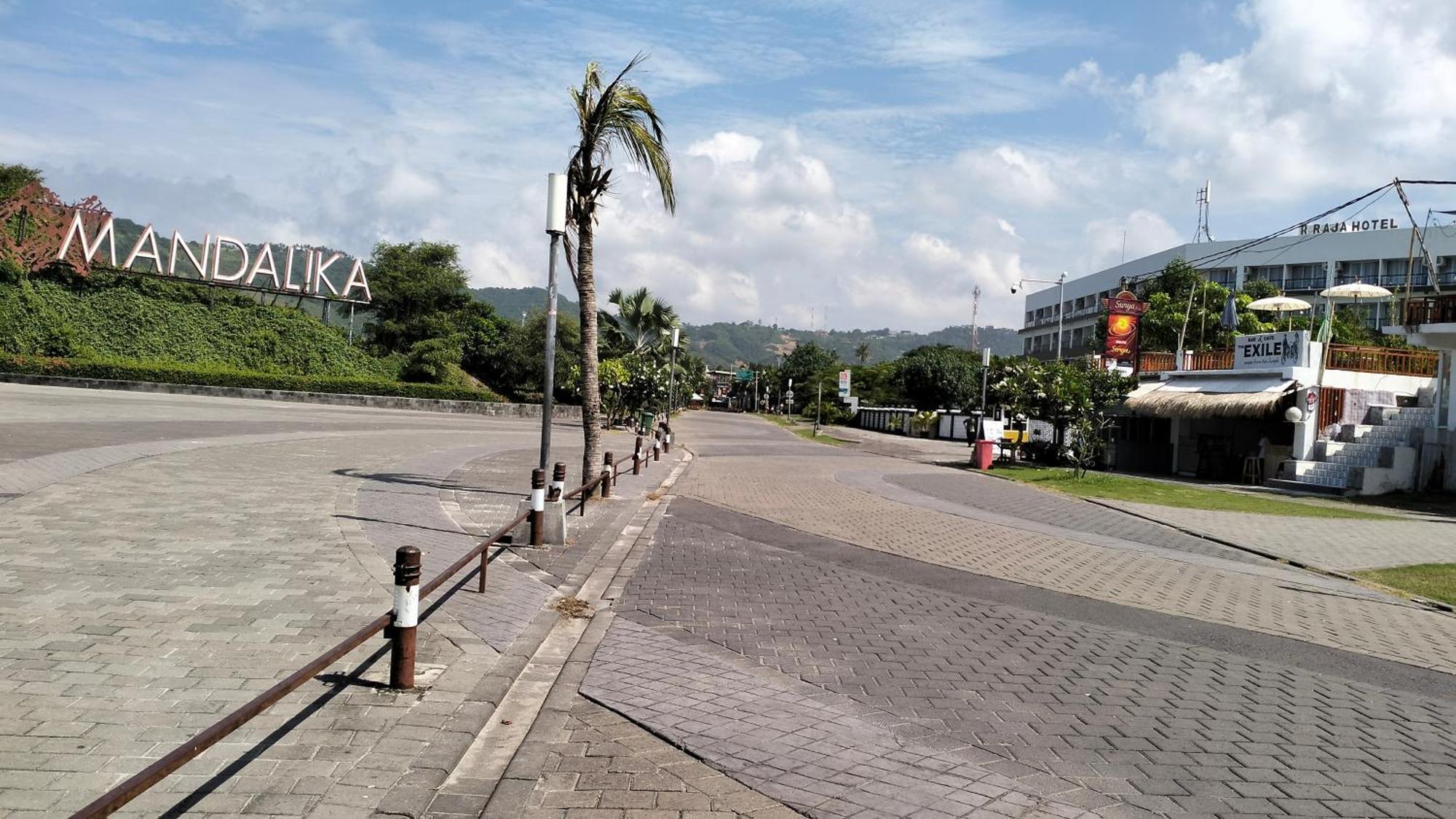 Putri Nyale Bungalow Kuta  Zewnętrze zdjęcie