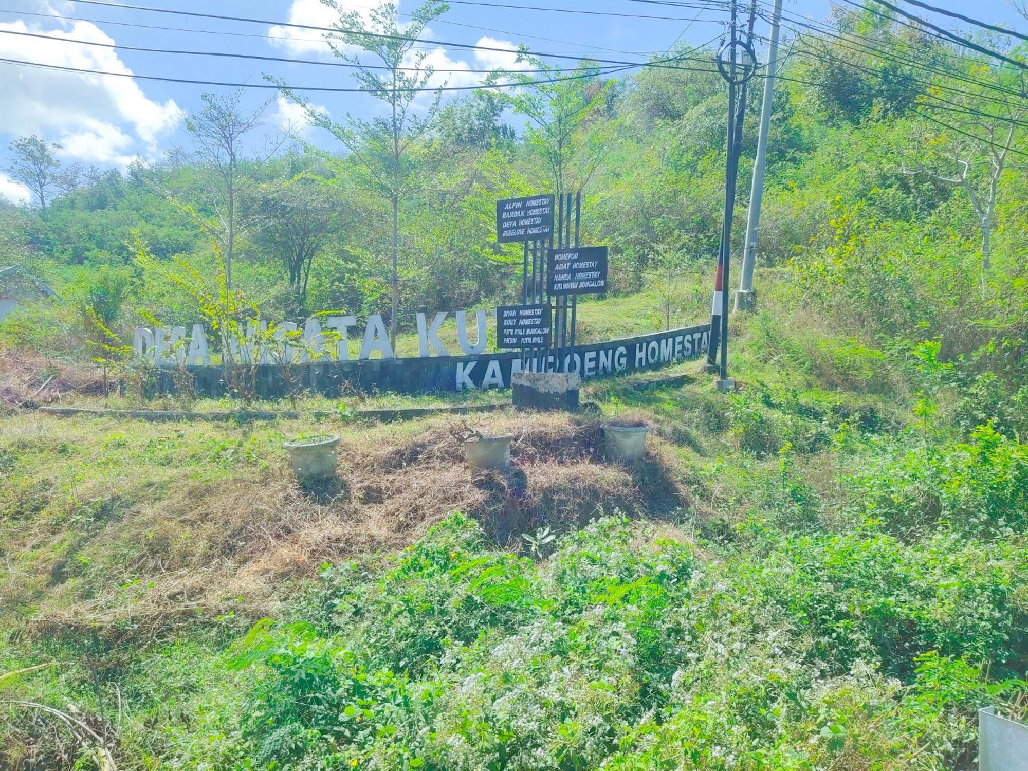 Putri Nyale Bungalow Kuta  Zewnętrze zdjęcie